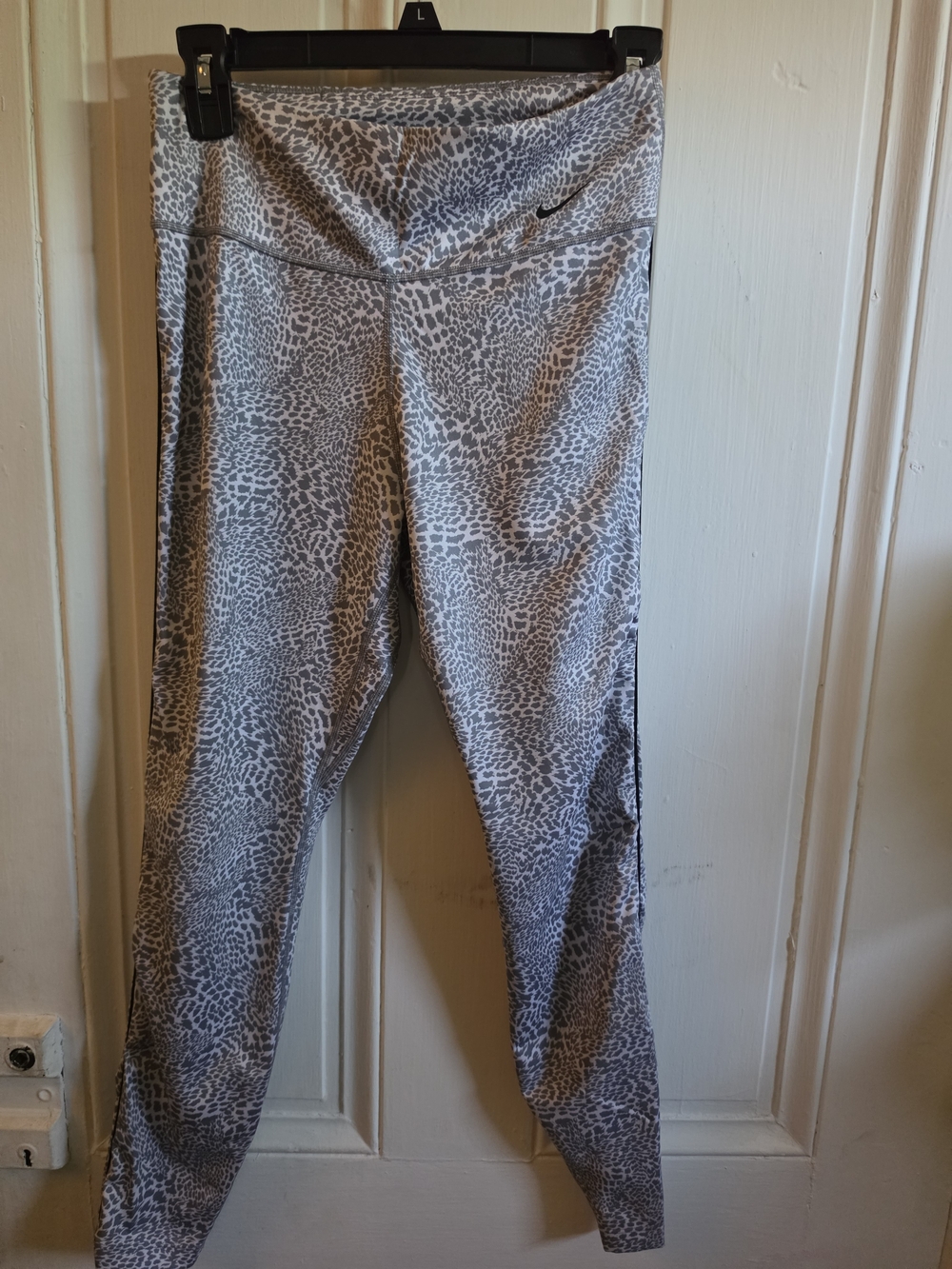 Nike Gray Animal-Print High-Waist Leggings with Subtle Swoosh
